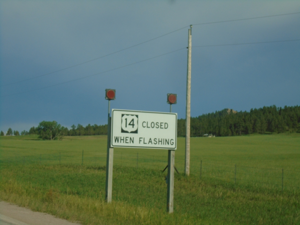 US-14 East - Closed When Flashing