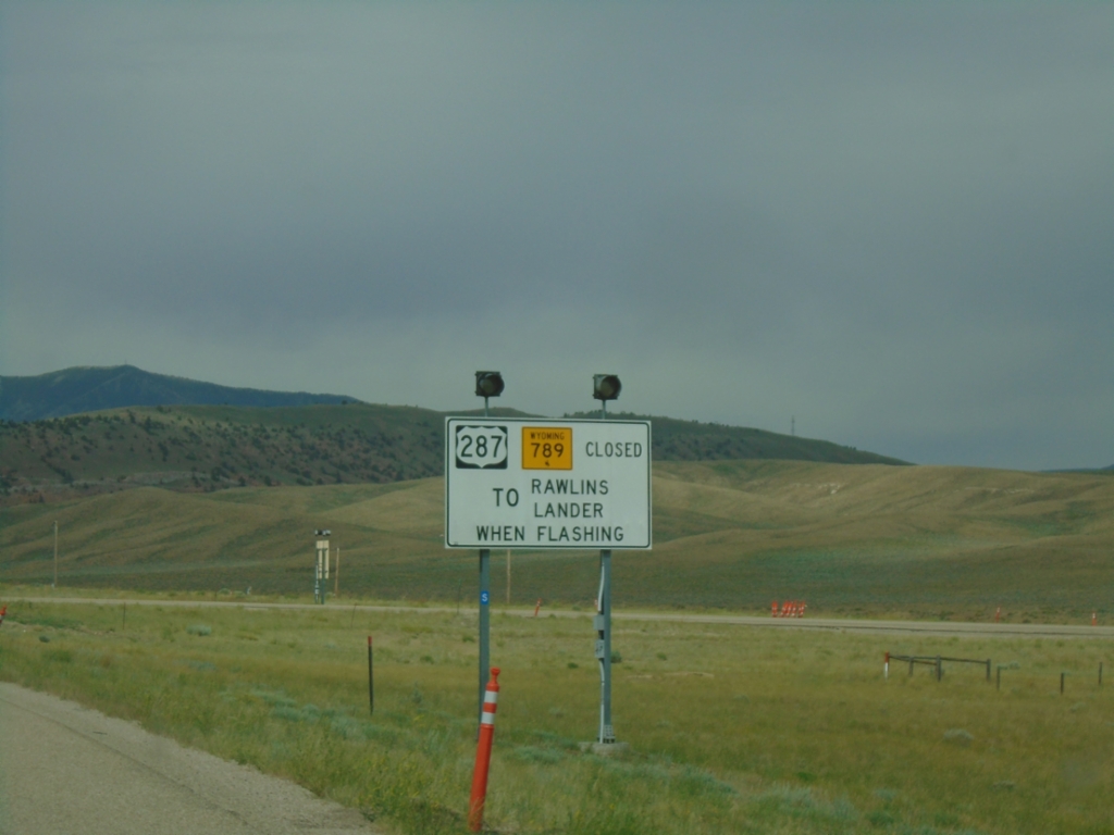 US-287/WY-789 Closed When Flashing - Muddy Gap Junction