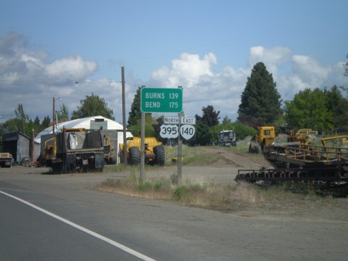 US-395 North/OR-140 East - Distance Marker