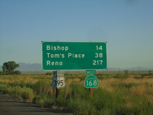 US-395 North/CA-168 West - Distance Marker