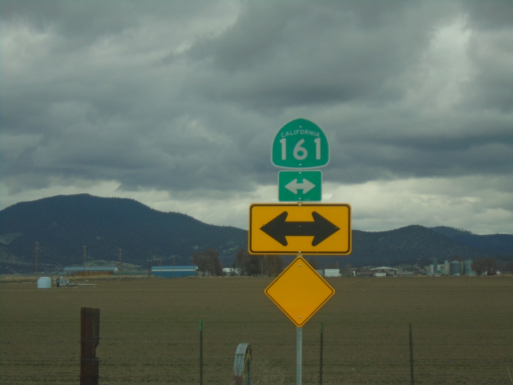 End Hill Road North at CA-161