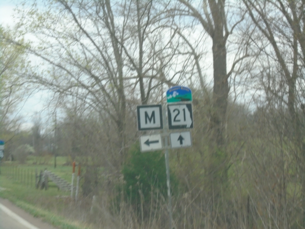 MO-21 South at MO-M