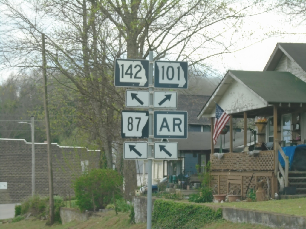 MO-101 South at MO-142/MO-AR/To AR-87