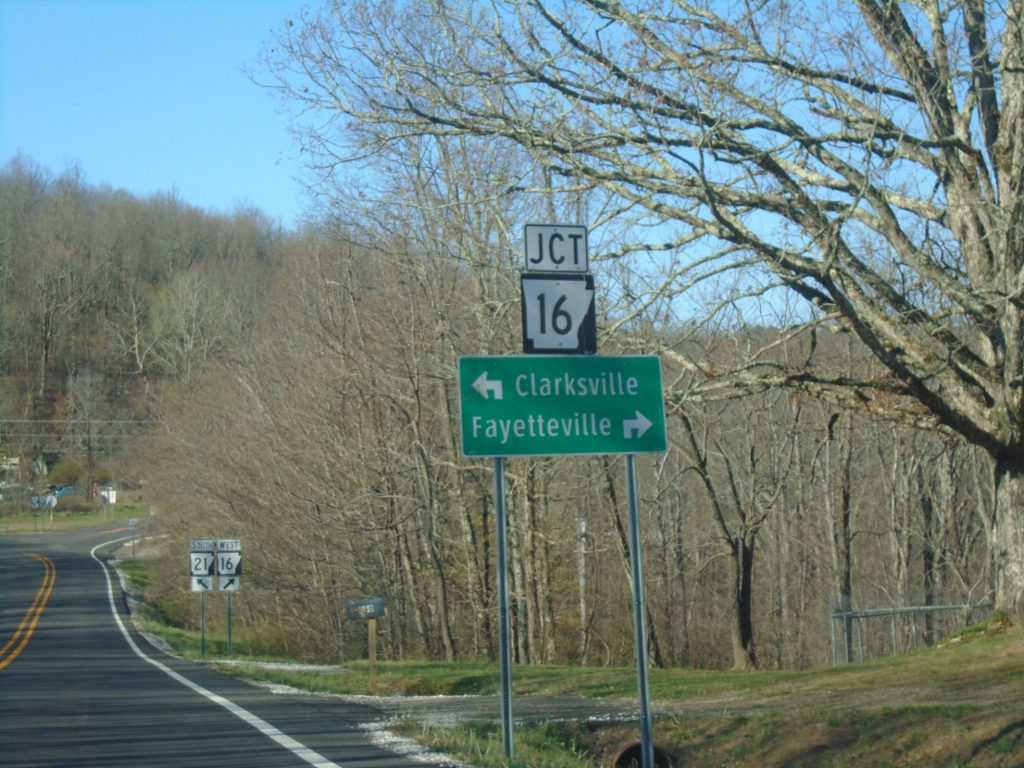 AR-16 West/AR-21 South at AR-16/AR-21 Split