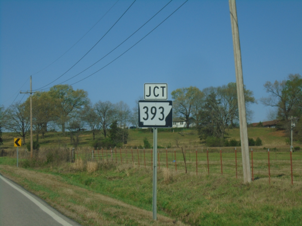 AR-197 West Approaching AR-393