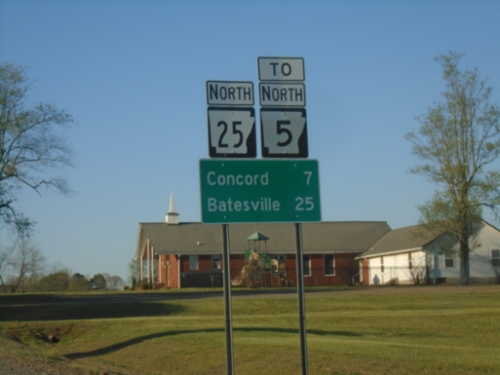AR-25 North/To AR-5 - Distance Marker