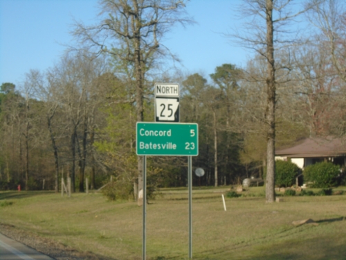 AR-25 North - Distance Marker