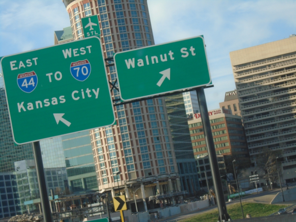 I-64 West Offramp to I-44 East at Walnut Street