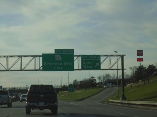 I-70 West - Exits 244A and 243B