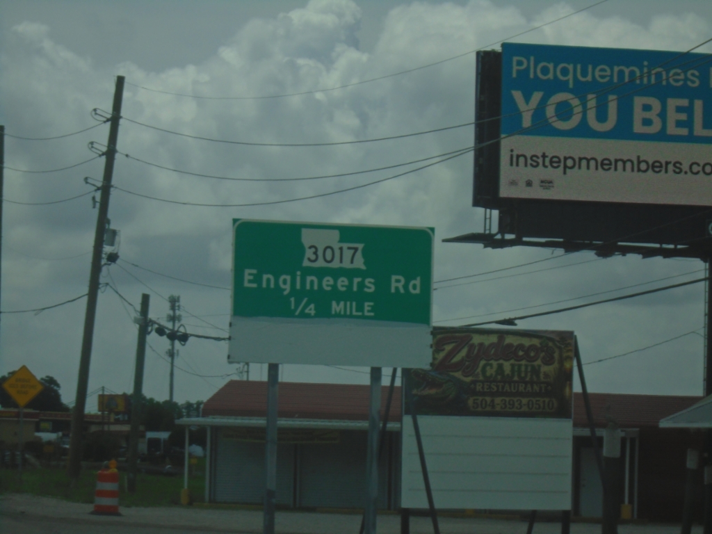 LA-23 South Approaching LA-3017