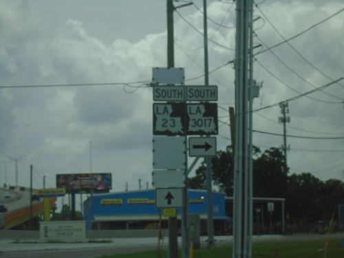 LA-23 South at LA-3017 South