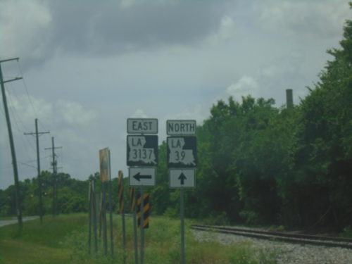 LA-39 North at LA-3137