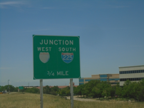Peña Blvd West Approaching I-70/I-225