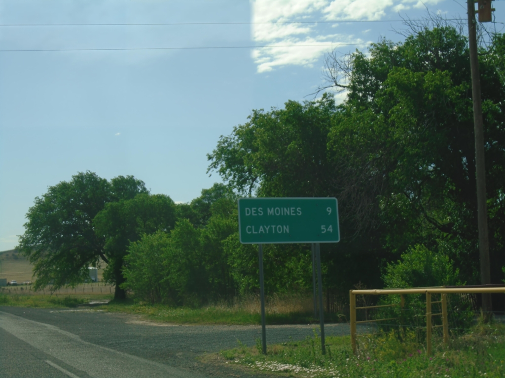 US-64 East/US-87 South - Distance Marker
