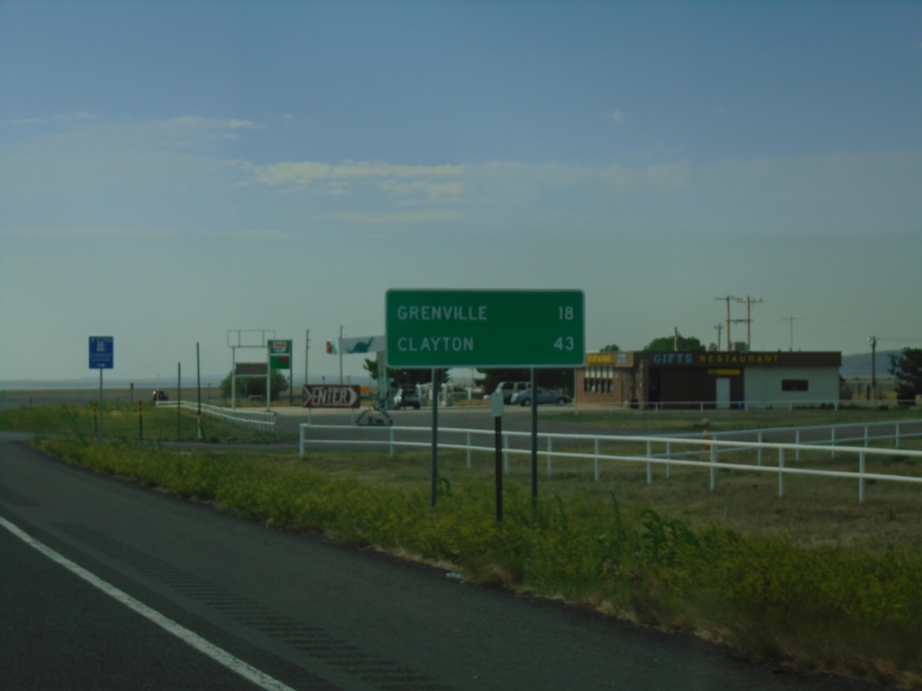 US-64 East/US-87 South - Distance Marker