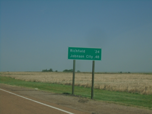 KS-27 North - Distance Marker