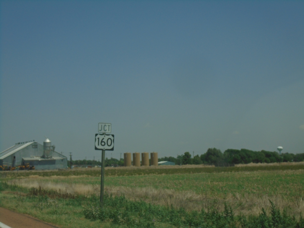 KS-27 North Approaching US-160