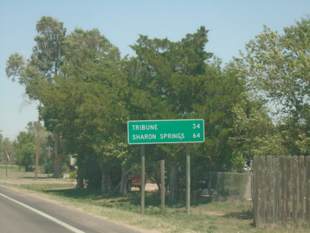 KS-27 North - Distance Marker
