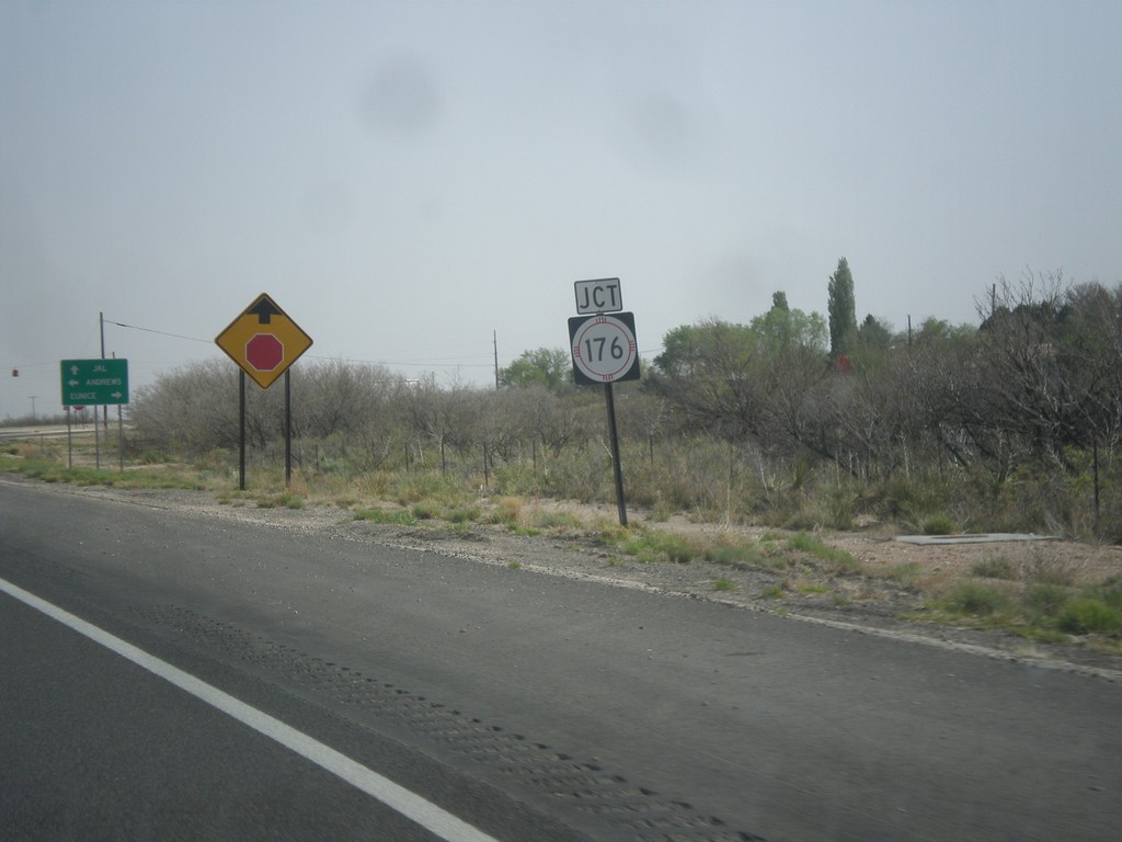 NM-18 South Approaching NM-176