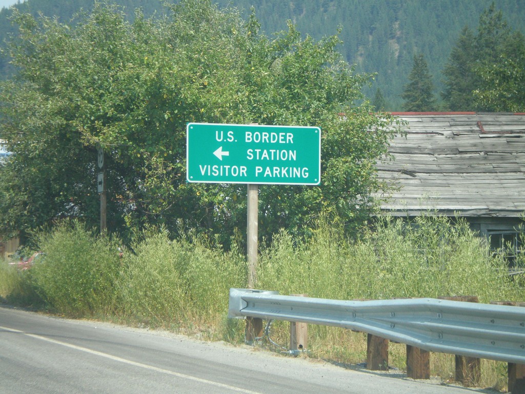 US-95 North - US Border Station Parking