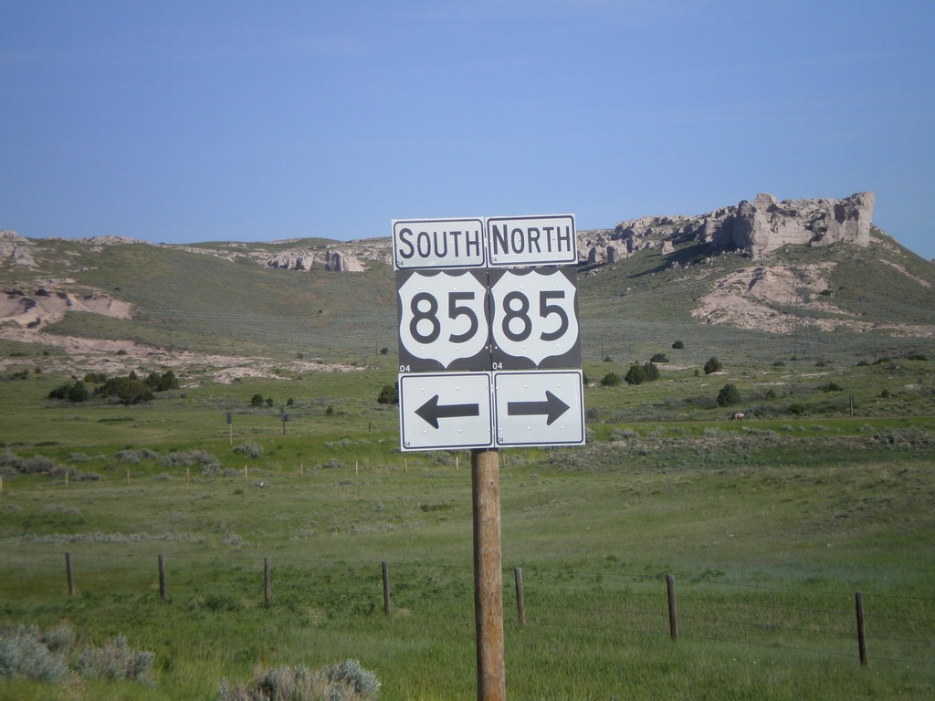 End WY-151 at US-85