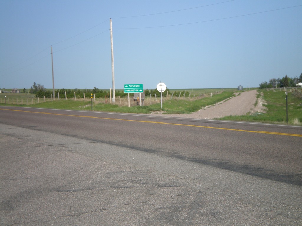 End WY-216 at US-85